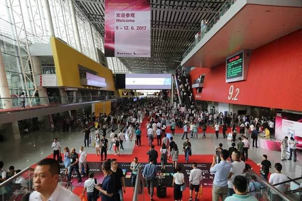 guangzhou international lighting fair.jpg